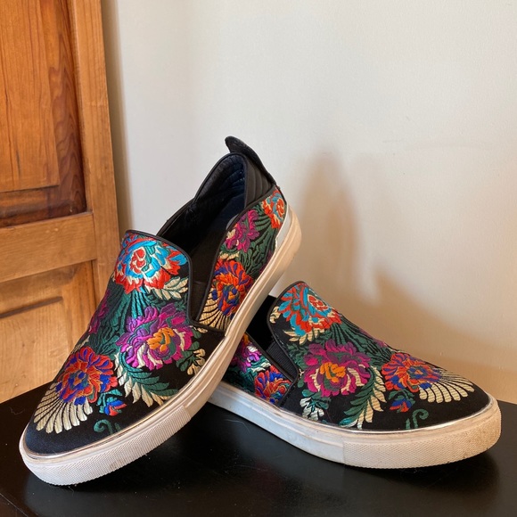 Fun shoes - Picture 4 of 5